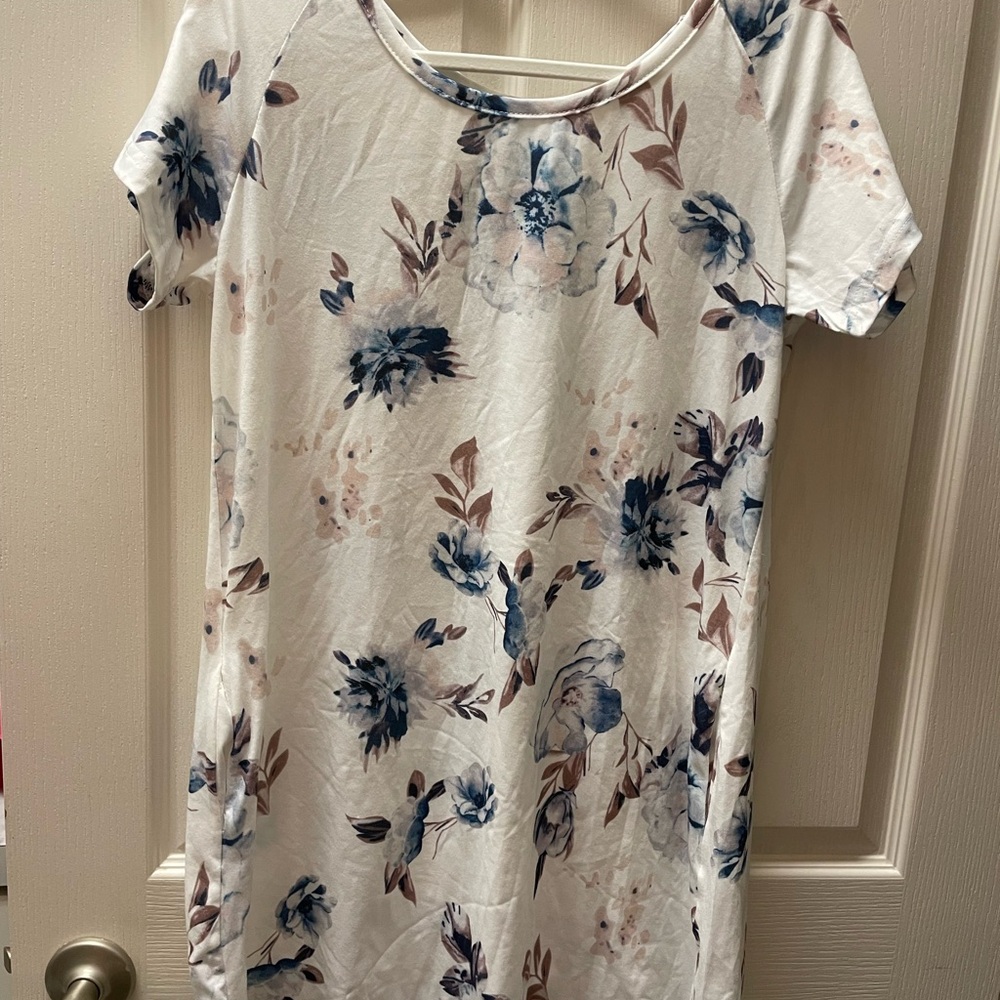 NWOT Floral Print T Shirt Dress
